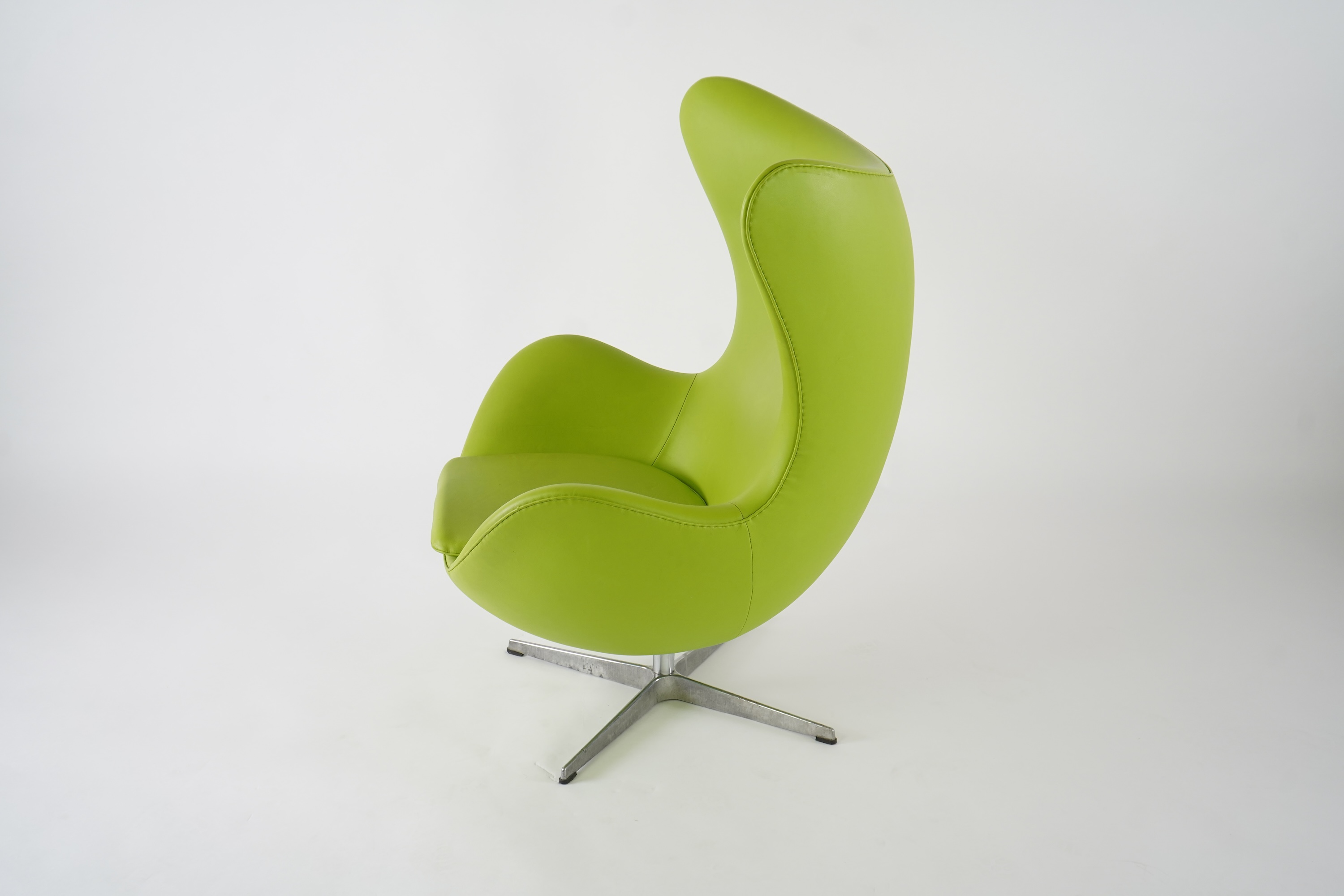 Arne Jacobsen (Danish, 1902–1971) for Fritz Hansen: An 'Egg' lounge chair